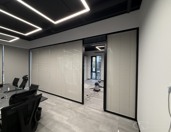 Горизонтальные алюминиевые жалюзи